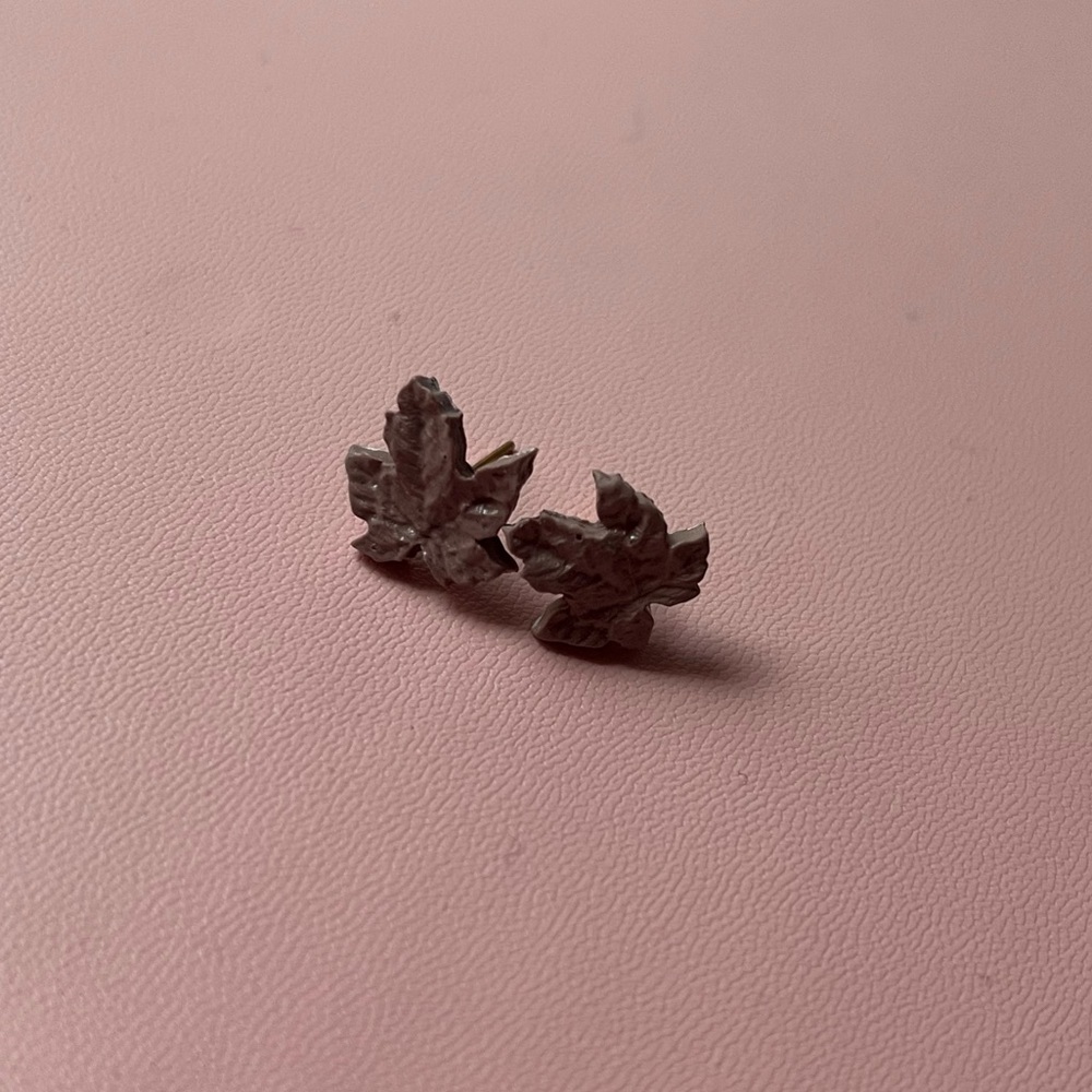 Brown fall leaves earrings 🍁
